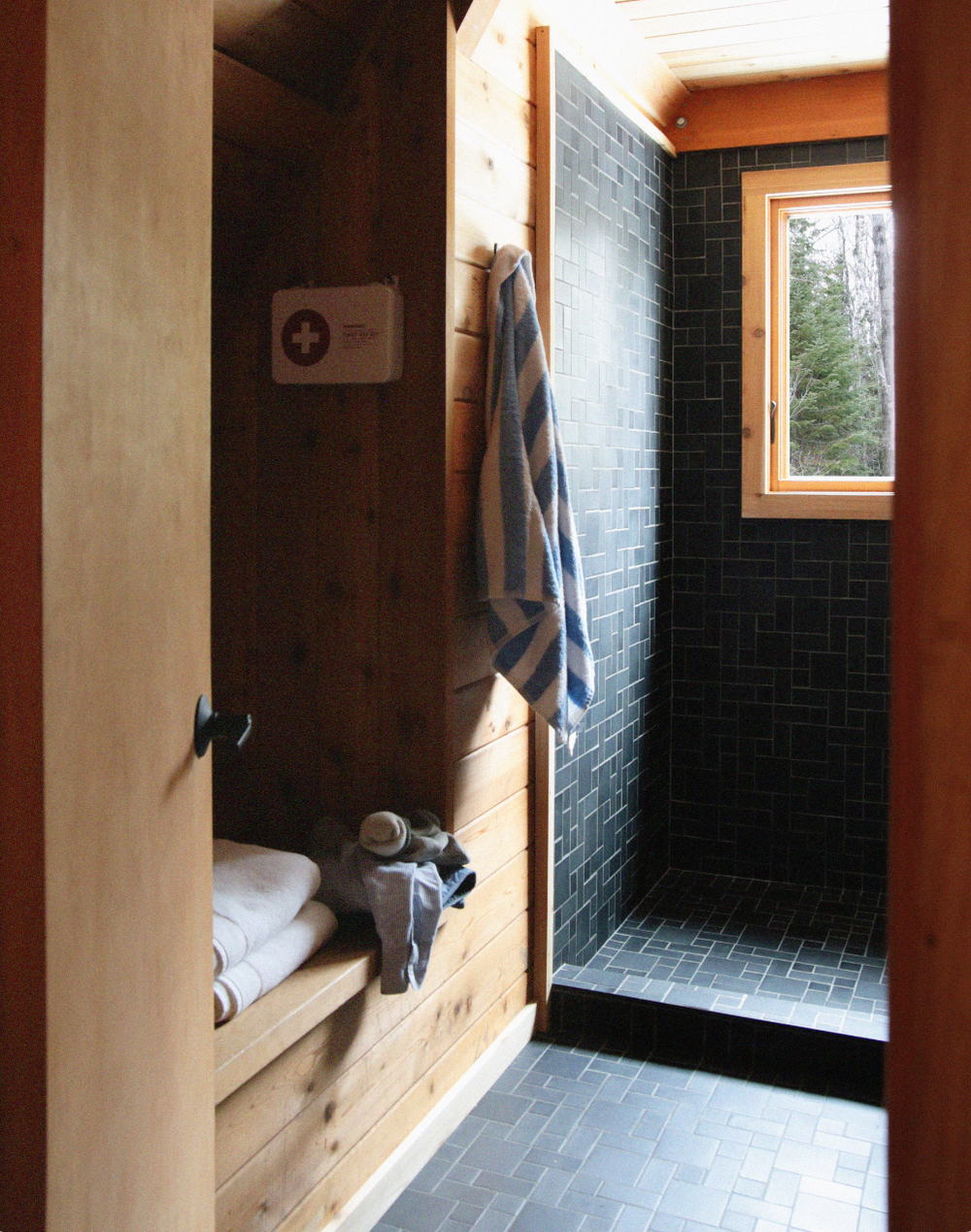 Minne Stuga Cabin Tile