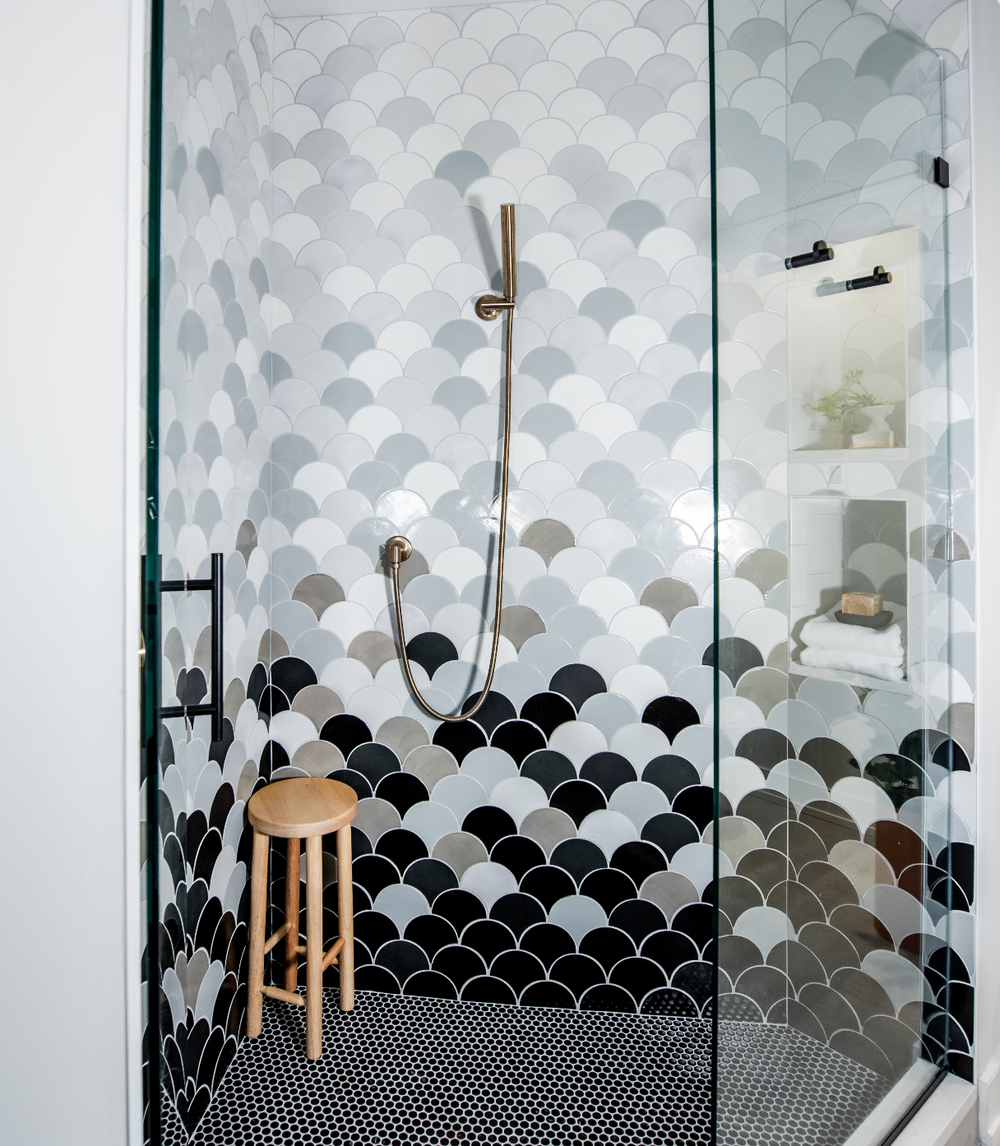 Luxe Black & White Gradient Ensuite Shower