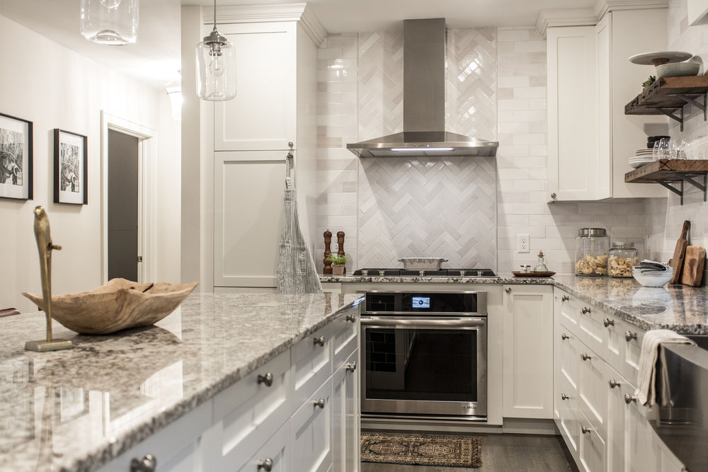 White Contemporary Kitchen Tile