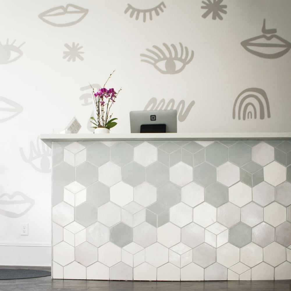 White Gradient Tile for Brow Chic