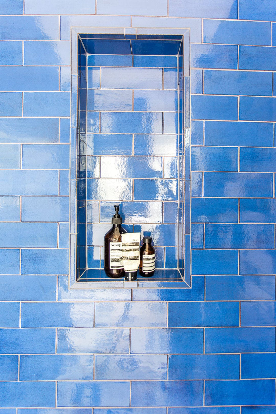 v cap trim shower niche full