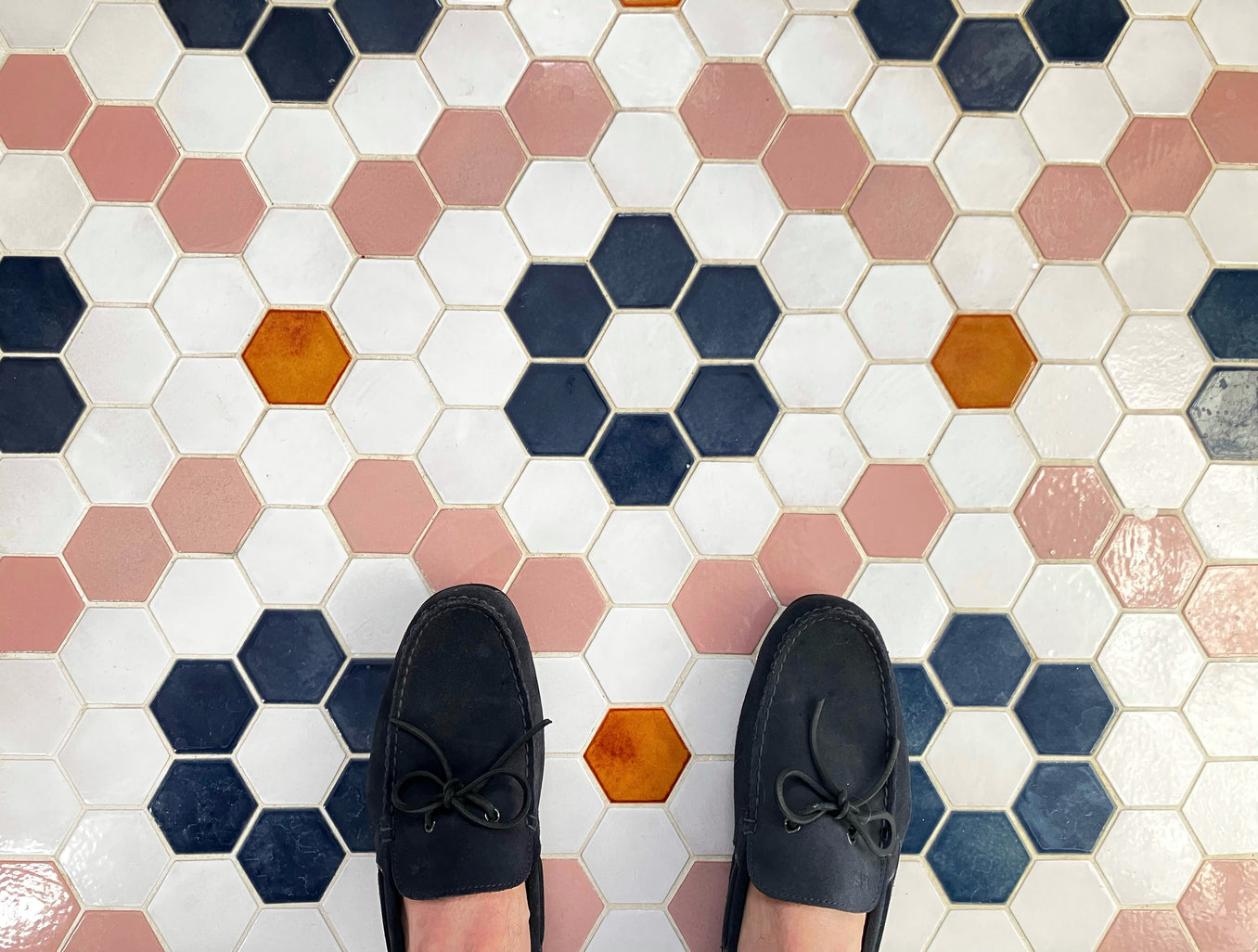 hexagon flower pattern tile floor