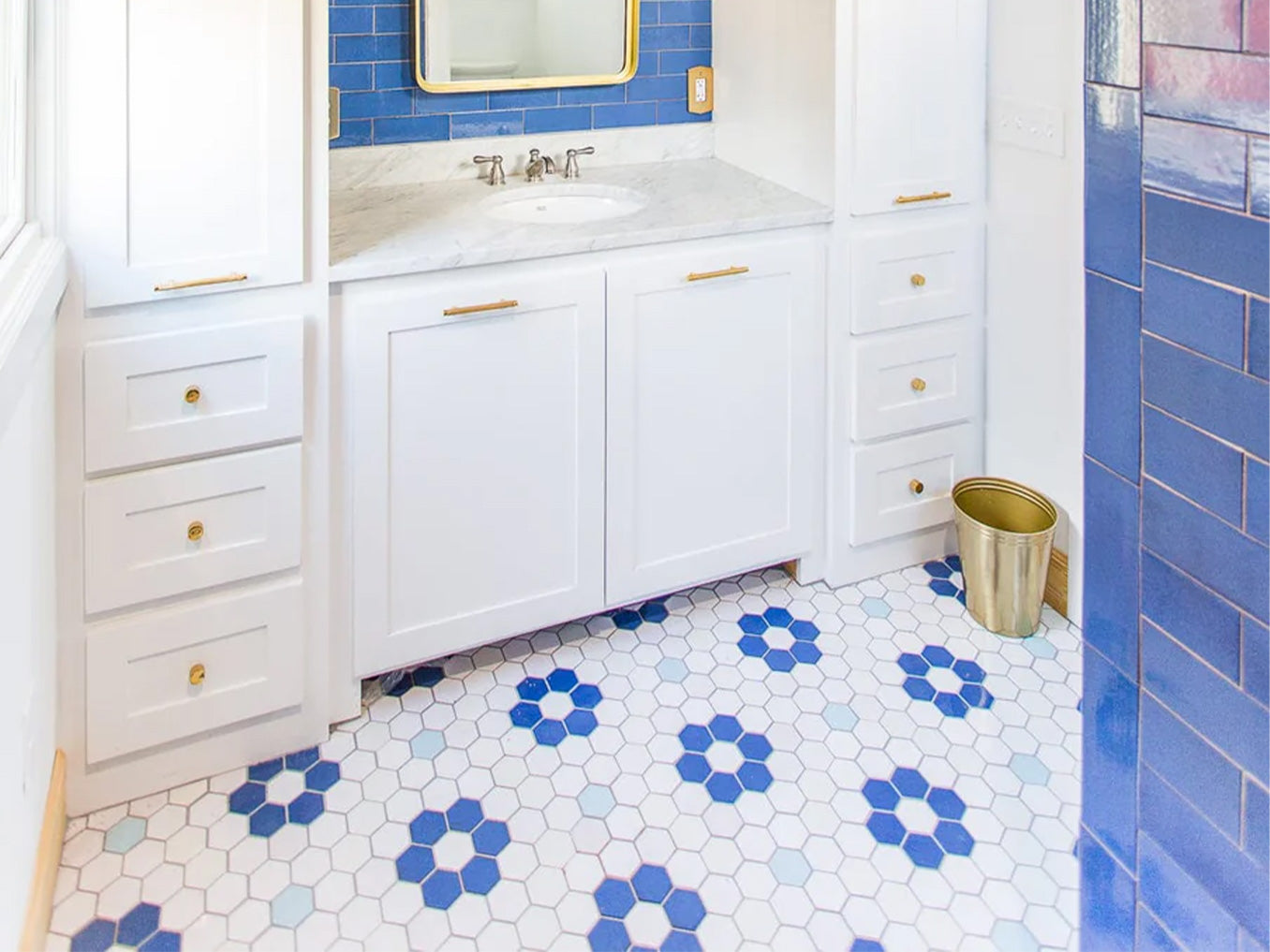 Hexagon Flower Pattern Bathroom Floor Tile