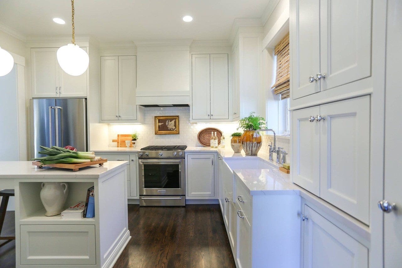 2x4 Subway Tile Deco White Installed  full