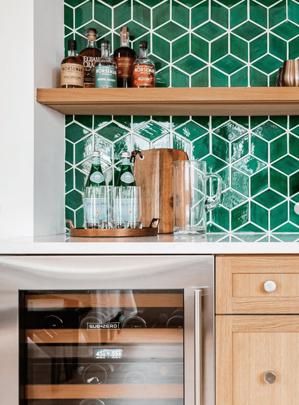 emerald green diamond tile backsplash, emerald green diamond tile home bar, emerald green diamond tile home bar backsplash, emerald green diamond tile